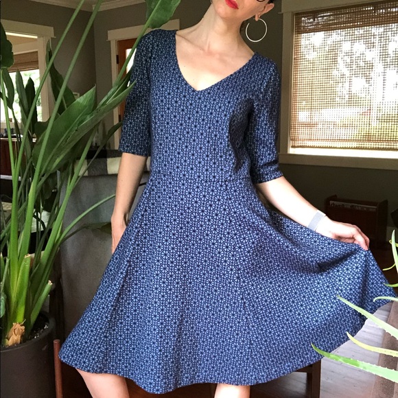 Boden Dresses & Skirts - Boden jacquard textured fit and flare blue dress
